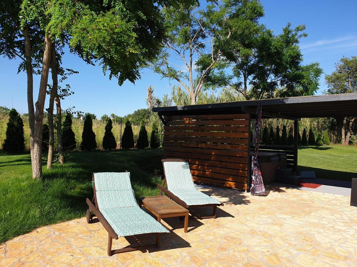 Beach House Ive With Jacuzzi, Pool, Playground And Bbq In An Olive Grove With A Beach, Pomer - Istria ภายนอก รูปภาพ