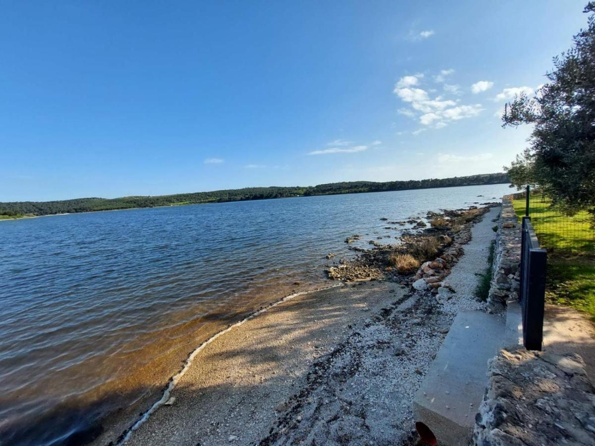 Beach House Ive With Jacuzzi, Pool, Playground And Bbq In An Olive Grove With A Beach, Pomer - Istria ภายนอก รูปภาพ
