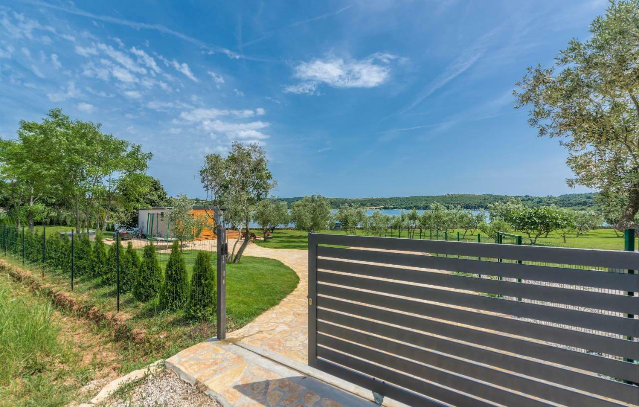 Beach House Ive With Jacuzzi, Pool, Playground And Bbq In An Olive Grove With A Beach, Pomer - Istria ภายนอก รูปภาพ